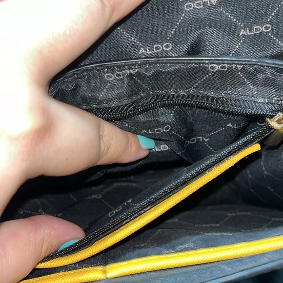 Aldo bag with scarf. Mustard color w/faux snake skin. Comes w/detachable strap - Picture 8 of 13